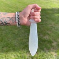 Селенит голям ритуален нож - спирален (25 см)