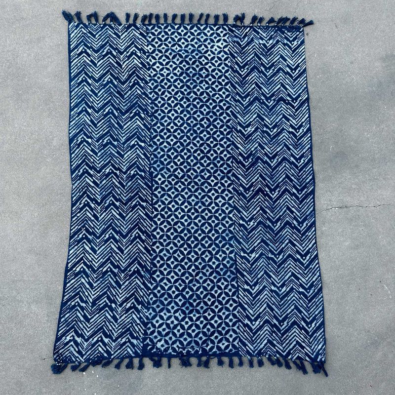 Ръчно изработен индигов плед - 170x120 см - Namoona Waves