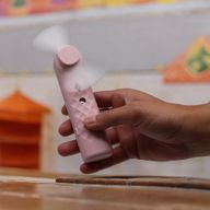 Розов USB Презареждащ се Вентилатор и Спрей за Лице с Нано Мъгла