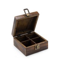 Резбована кутия за чай от мангово дърво (4 отделения) - 15x15x8 см