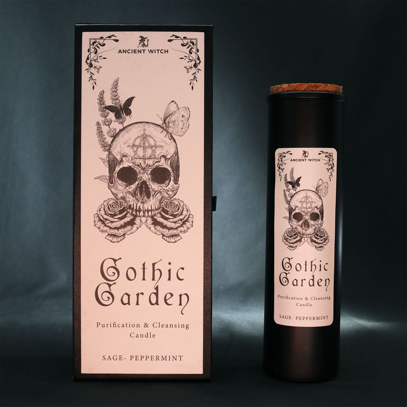 Ритуална свещ Gothic Garden, показана със своята илюстрирана опаковка
