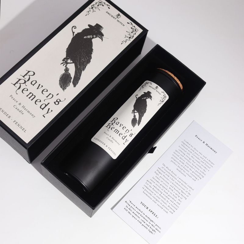 Raven's Remedy черна свещ с коркова капачка в подаръчната й кутия