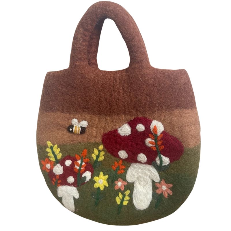 Филцована чанта Гъбена градина - 35x27 см