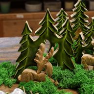 Изгубен в гората - Елен в гората 3D дървена декорация - 23x20 см
