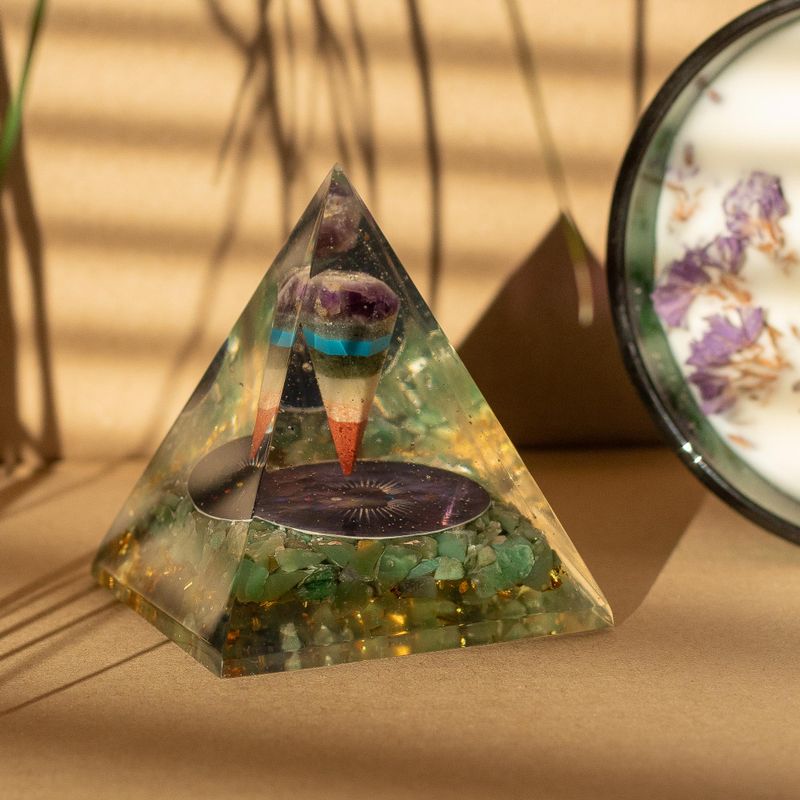 Med Organite Pyramids 7x6 см - Pendulum - зелени авантюринови парчета