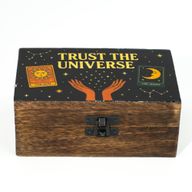 Средна Емайлирана Кутия Trust The Universe