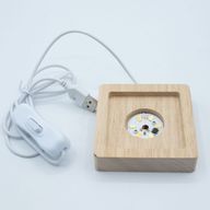 8 см Квадратна Дървена USB LED Поставка – 3 Вида Светлина