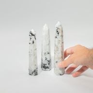 Шестостенен Обелиск Дъгов Лунен Камък ~ 17 см