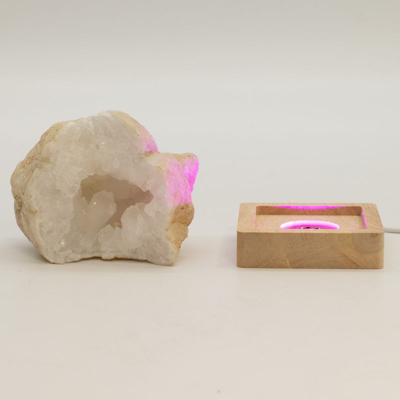 8 см Квадратна Дървена USB LED Поставка – Многоцветна