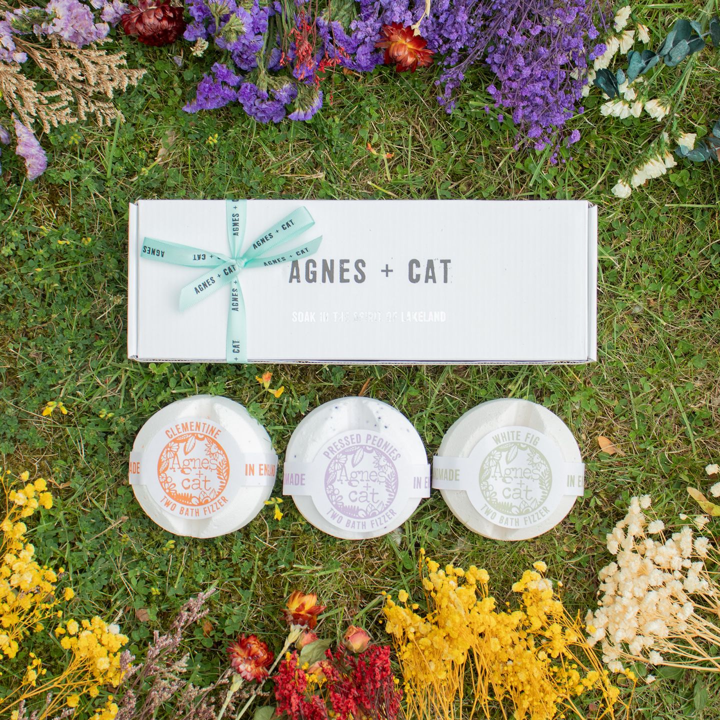 Подаръчни Комплекти с Бомбички за Баня Agnes + Cat