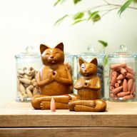 Дървени резбовани тамянници - голям йога котка