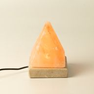 Качествена USB пирамидална солна лампа - 9 см (единична)