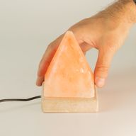 Качествена USB пирамидална солна лампа - 9 см (единична)