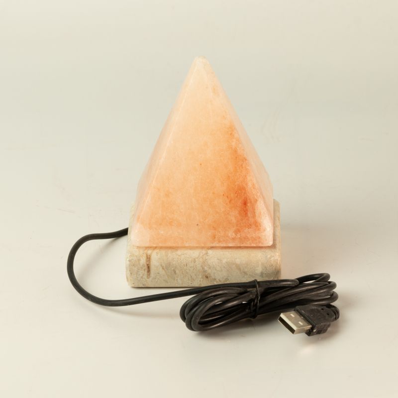 Качествена USB пирамидална солна лампа - 9 см (разноцветна)
