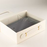 Плоска сгъваема подаръчна кутия - Средна кошница за подаръци (24x18.2x8 см) - бяла