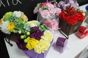 Букет Цветя от Сапун - Розови Роза и Карамфил