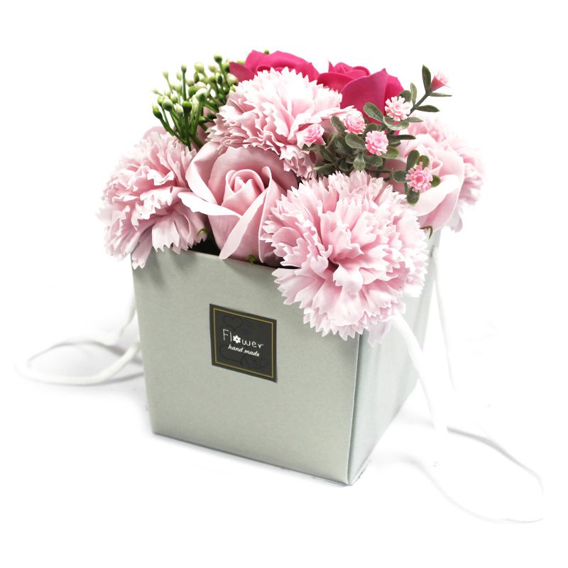 Букет Цветя от Сапун - Розови Роза и Карамфил